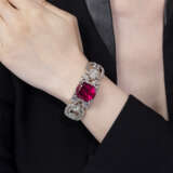 GUCCI TOURMALINE AND DIAMOND BANGLE - Foto 2