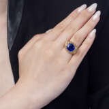 A SUPERB SAPPHIRE AND DIAMOND RING, MOUNTED BY CARTIER - фото 3