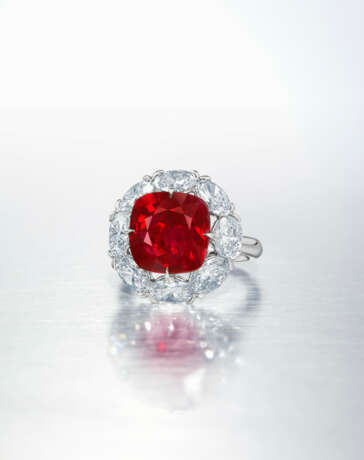 A SUPERB RUBY AND DIAMOND RING, BY BOGHOSSIAN - photo 1