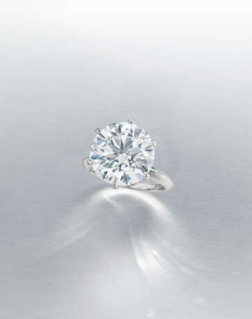 DIAMOND RING, MOUNT BY TIFFANY & CO. - фото 2