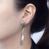 NATURAL PEARL, EMERALD AND DIAMOND EARRINGS - фото 2