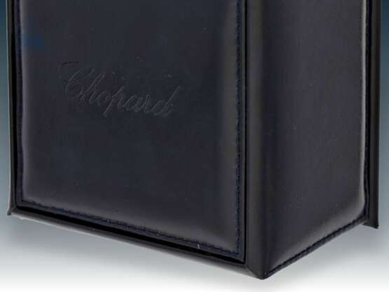 Armbanduhr: ungetragene, sportliche Damenuhr "Chopard Two O Ten" in Edelstahl, mit Originalbox und Originaletikett - photo 2