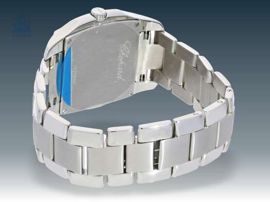 Armbanduhr: ungetragene, sportliche Damenuhr "Chopard Two O Ten" in Edelstahl, mit Originalbox und Originaletikett - photo 3