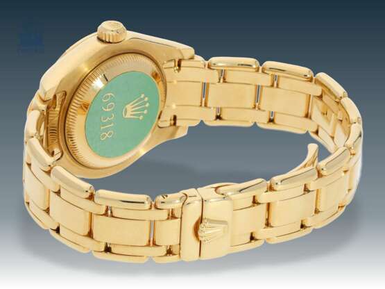 Armbanduhr: vermutlich ungetragene Damen-Luxusuhr Rolex Pearlmaster Datejust Ref.69318, um 2000, mit Originalbox und Label - photo 2