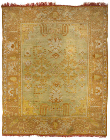 AN USHAK CARPET - Foto 1