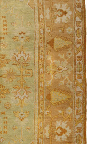 AN USHAK CARPET - Foto 4