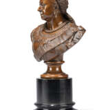 A VICTORIAN PATINATED-BRONZE BUST OF QUEEN VICTORIA - photo 2