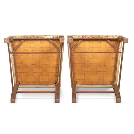 A PAIR OF GEORGE III MAHOGANY AND NEEDLEWORK SIDE CHAIRS - photo 8