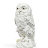 A CHELSEA WHITE PORCELAIN MODEL OF AN OWL - Foto 2