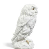 A CHELSEA WHITE PORCELAIN MODEL OF AN OWL - Foto 3