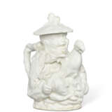 A CHELSEA WHITE PORCELAIN FIGURAL TEAPOT AND COVER - Foto 1