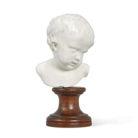 A CHELSEA WHITE PORCELAIN BUST OF A YOUNG BOY - Foto 2