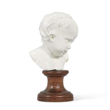 A CHELSEA WHITE PORCELAIN BUST OF A YOUNG BOY - Foto 3