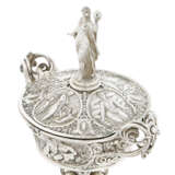 A VICTORIAN LARGE SILVER CUP AND COVER - photo 5