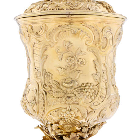 A GERMAN SILVER-GILT CUP AND COVER - фото 2