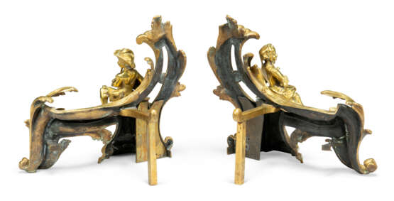 A PAIR OF FRENCH ORMOLU FIGURAL CHENETS - photo 5