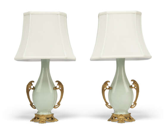 A PAIR OF CHINESE CELADON VASES MOUNTED AS LAMPS - photo 2