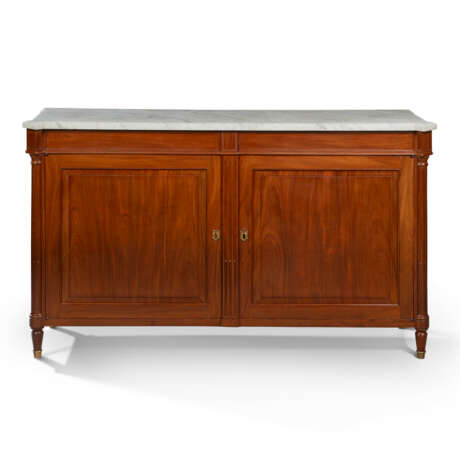 A LATE LOUIS XVI MAHOGANY COMMODE A VANTAUX - photo 1