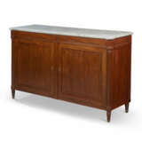 A LATE LOUIS XVI MAHOGANY COMMODE A VANTAUX - photo 2