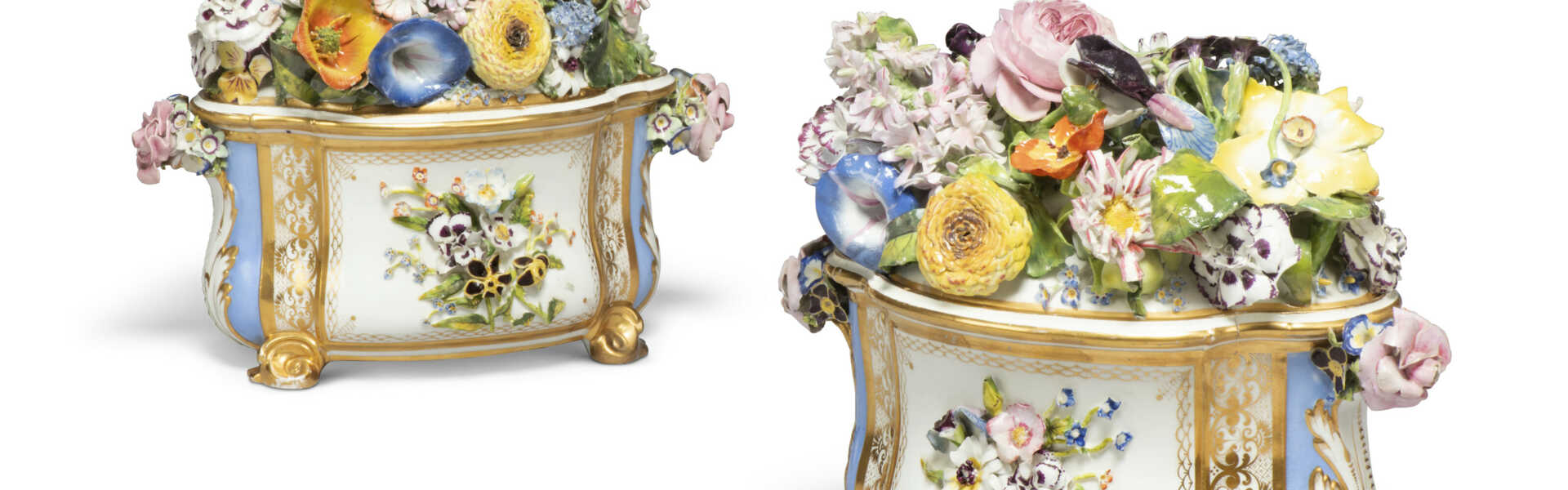 A PAIR OF DERBY (BLOOR) PORCELAIN FLOWER-ENCRUSTED BOMBE-SHAPED BOUGH-POTS AND COVERS