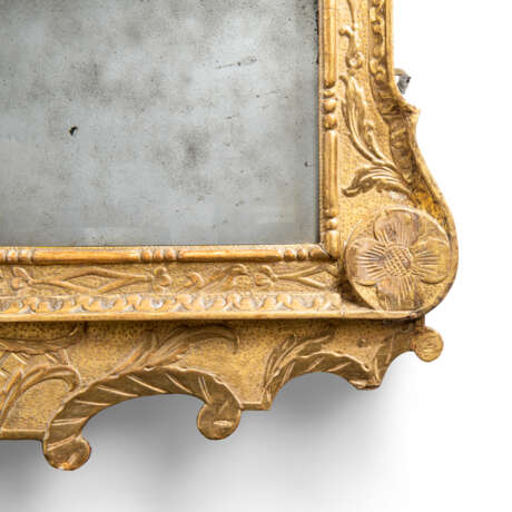 A GEORGE II GILTWOOD MIRROR - фото 3