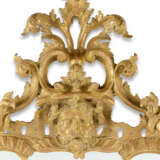 A GEORGE II GILTWOOD MIRROR - Foto 2