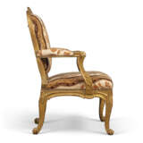 A GEORGE III GILTWOOD OPEN ARMCHAIR - фото 3