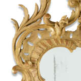 A GEORGE II GILTWOOD MIRROR - Foto 3