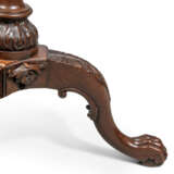 A PAIR OF GEORGE II MAHOGANY TRIPOD TORCHERES - photo 3