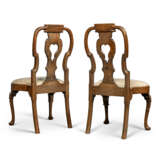 A SET OF TWELVE ANGLO-DUTCH WALNUT DINING CHAIRS - photo 3