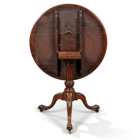 A GEORGE II MAHOGANY TRIPOD TABLE - фото 3