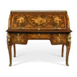 A LOUIS XV ORMOLU-MOUNTED TULIPWOOD, AMARANTH, SYCAMORE AND MARQUETRY CYLINDER BUREAU - Foto 1