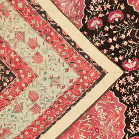 AN AGRA CARPET - Foto 5