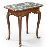 A GERMAN OAK AND BEADWORK OCCASIONAL TABLE - фото 4