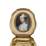 A GEORGE II VARI-COLOUR GOLD SNUFF-BOX SET WITH A MINIATURE - photo 5