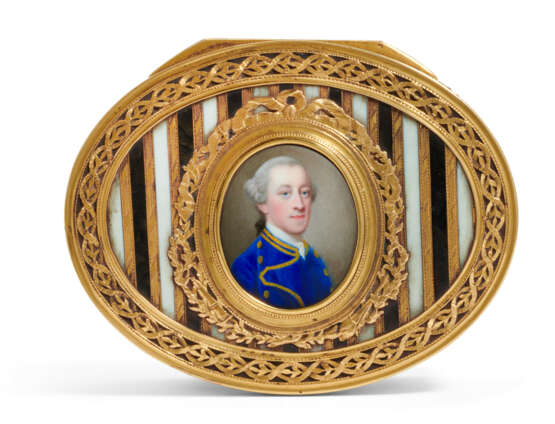 A LOUIS XVI TWO-COLOUR GOLD-MOUNTED ENAMEL, LACQUER AND IVORY SNUFF-BOX - фото 2