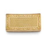 A FRENCH GOLD SNUFF-BOX - фото 3