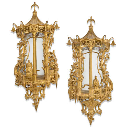 A PAIR OF WILLIAM IV GILTWOOD WALL-APPLIQUES - photo 1