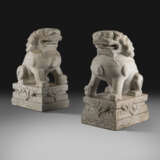 A PAIR OF CHINESE MARBLE LIONS - фото 1