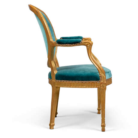 A PAIR OF GEORGE III GILTWOOD OPEN ARMCHAIRS - photo 4