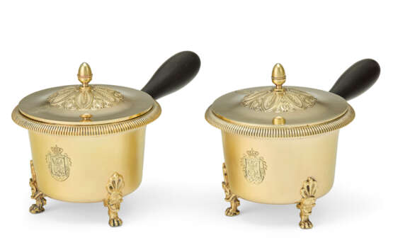 A PAIR OF FRENCH SILVER-GILT CASSOLETTES AND COVERS FROM THE BORGHESE SERVICE - photo 1