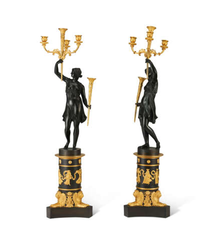 A PAIR OF EMPIRE ORMOLU AND PATINATED BRONZE FIVE-LIGHT CANDELABRA - фото 2