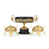 A GROUP OF FRENCH ORMOLU AND CHAMPLEVE ENAMEL ARTICLES - Foto 1