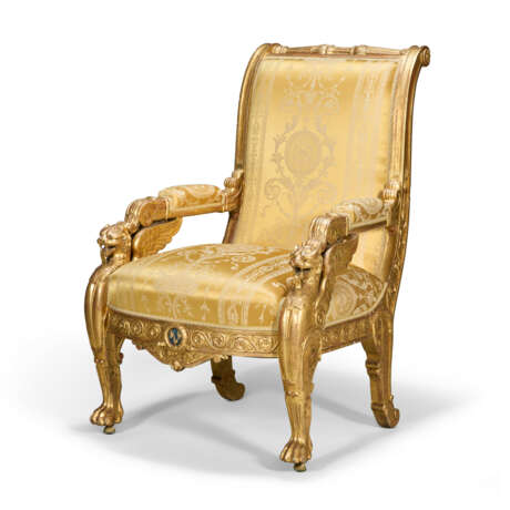 A FRENCH GILTWOOD FAUTEUIL - фото 1