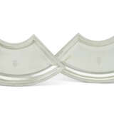 A PAIR OF ROYAL GEORGE III SILVER DESSERT DISHES - photo 1