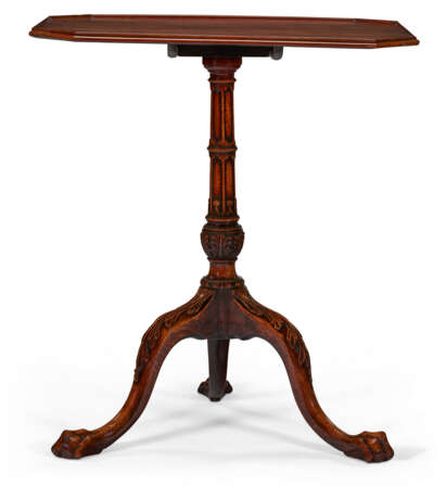 A GEORGE II MAHOGANY TILT-TOP TEA TABLE - фото 4