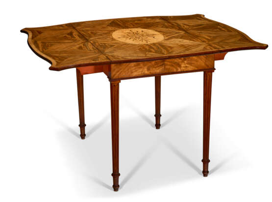 A GEORGE III MAHOGANY AND TULIPWOOD-BANDED AND MARQUETRY-INLAID PEMBROKE TABLE - photo 1