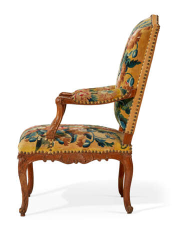 A PAIR OF REGENCE BEECHWOOD FAUTEUILS - photo 3