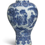 A MASSIVE DUTCH DELFT BLUE AND WHITE BALUSTER CHINOISERIE VASE - photo 3