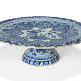 A DUTCH DELFT BLUE & WHITE TAZZA - photo 1